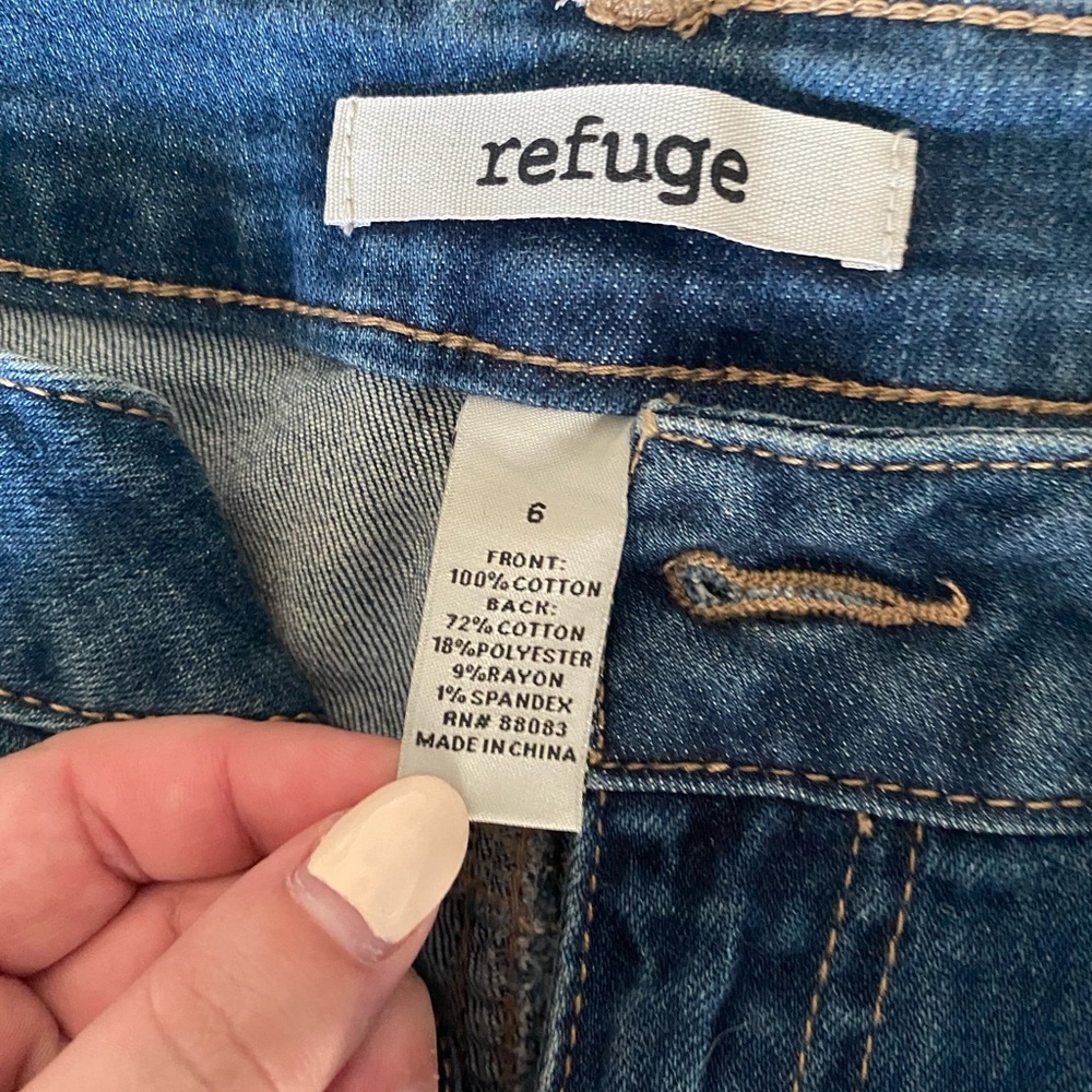 Stretch ripped jeans